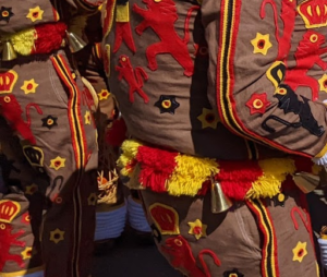 Ceinture avec des clochettes